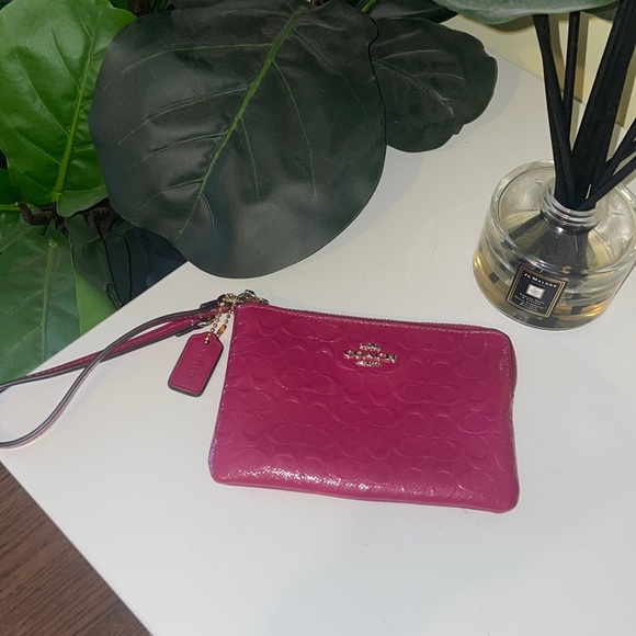 Coach wristlet - Picture 2 of 9
